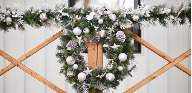Christmas Garlands and Wreaths